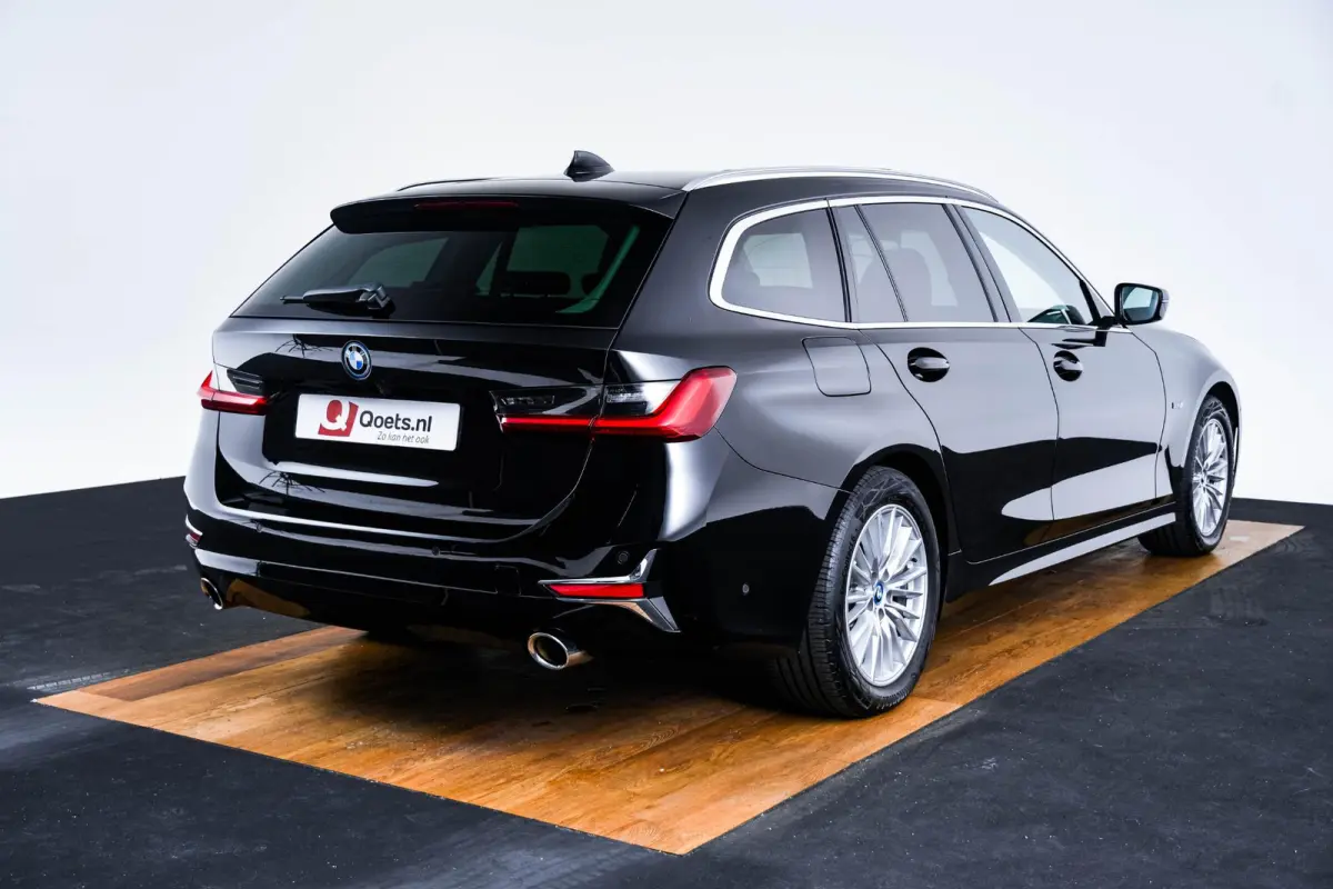 320e Luxury Line - Trekhaak - Panoramadak - Active Cruise Control - Stuurwielrand verwarmd - Elektrisch verstelbare/verwarmde stoelen - Geluiddempende/Getinte ruiten - Parking Assistant -