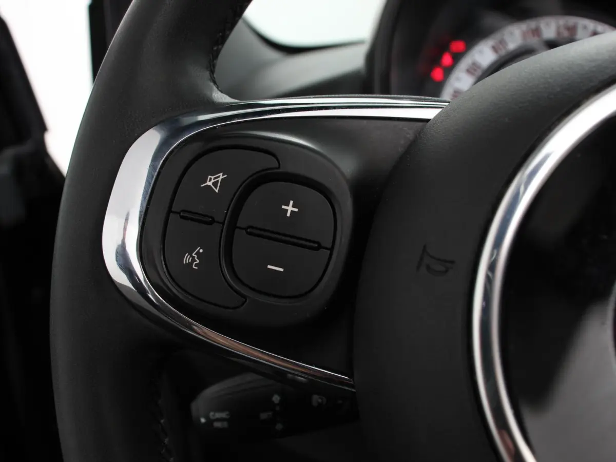 1.0 Hybrid Dolcevita Leder Navigatie Apple Carplay/Android Auto Parkeersensoren achter Cruise Control Climate Control