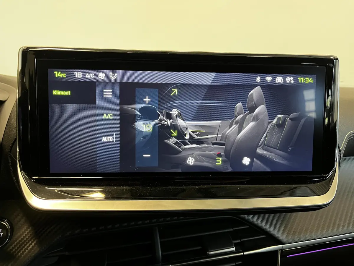 1.2 PureTech 130pk Automaat GT-Line Navigatie Apple Carplay/Android Auto Camera Parkeersensoren Ledverlichting Cruise Control Virtual Cockpit Climate Control Lichtmetalen velgen