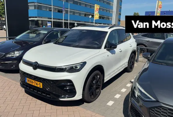 1.5 eHybrid R-Line Edition | PANO-SCHUIFDAK | HARMAN KARDON | TREKHAAK | BLACK PACK