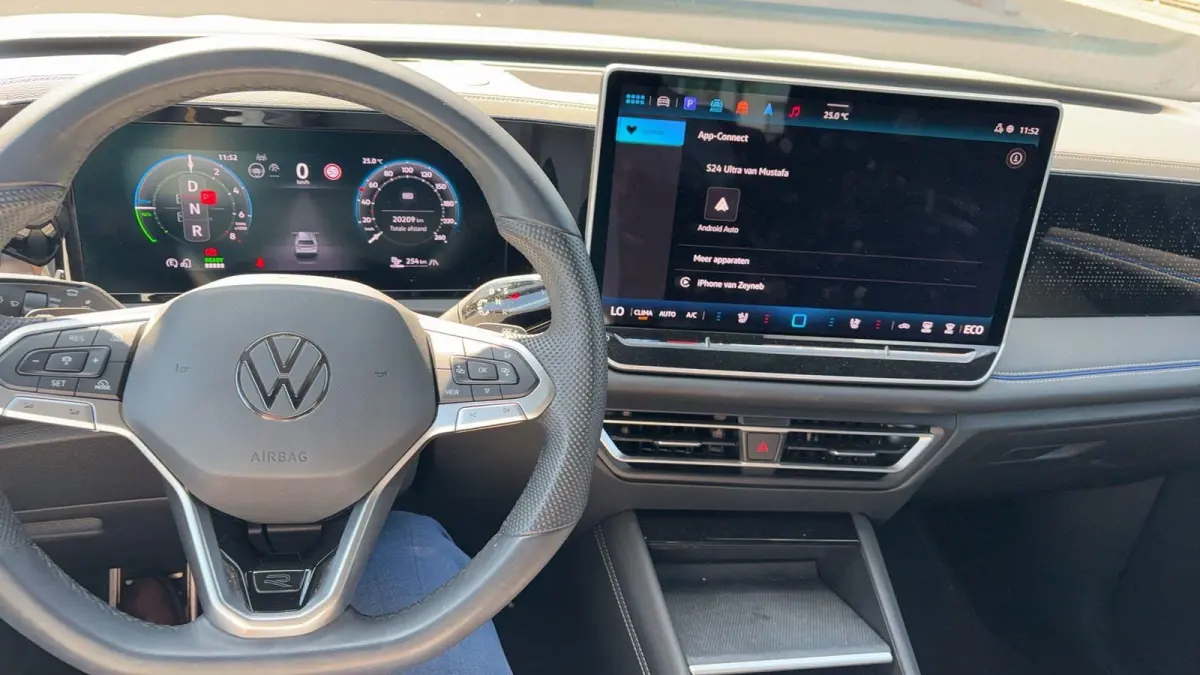 1.5 eHybrid R-Line Edition | PANO-SCHUIFDAK | HARMAN KARDON | TREKHAAK | BLACK PACK
