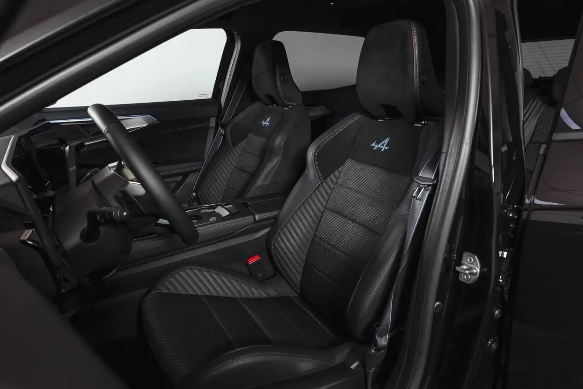 1.2 E-Tech full hybrid 200 esprit Alpine | 360 Camera | Elek. Stoelen | Winterpack | Dig. Cockpit | Adapt. Cruise | PDC | NAV+App. Connect | ECC | LM 20" | 2950