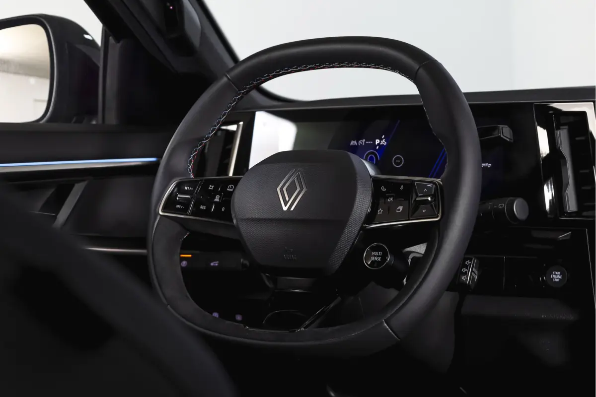 1.2 E-Tech full hybrid 200 esprit Alpine | 360 Camera | Elek. Stoelen | Winterpack | Dig. Cockpit | Adapt. Cruise | PDC | NAV+App. Connect | ECC | LM 20" | 2950