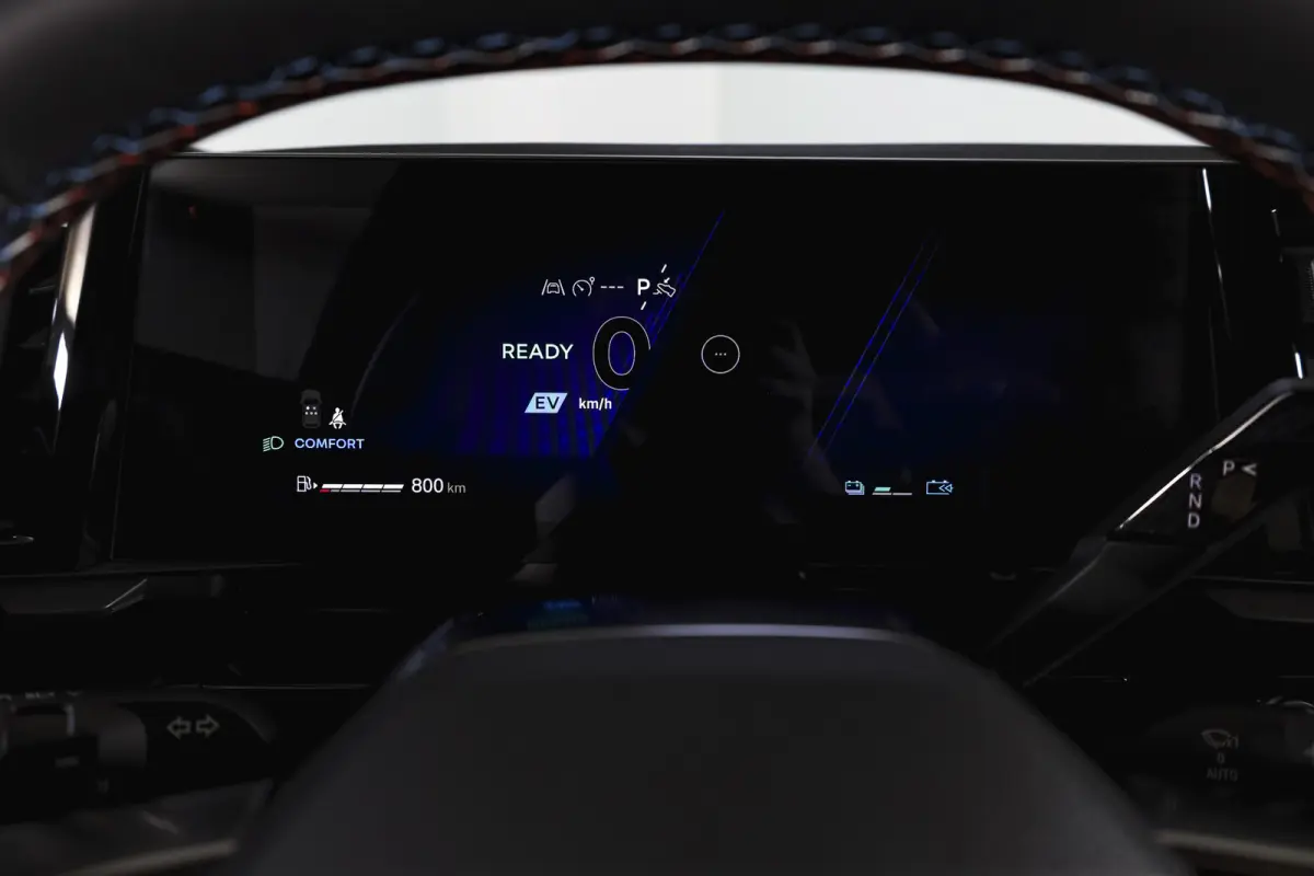 1.2 E-Tech full hybrid 200 esprit Alpine | 360 Camera | Elek. Stoelen | Winterpack | Dig. Cockpit | Adapt. Cruise | PDC | NAV+App. Connect | ECC | LM 20" | 2950