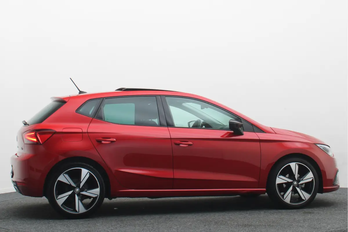 1.0 TSI FR Business Intense Panoramadak, Camera, ACC, Beats Audio, Apple CarPlay, 18"