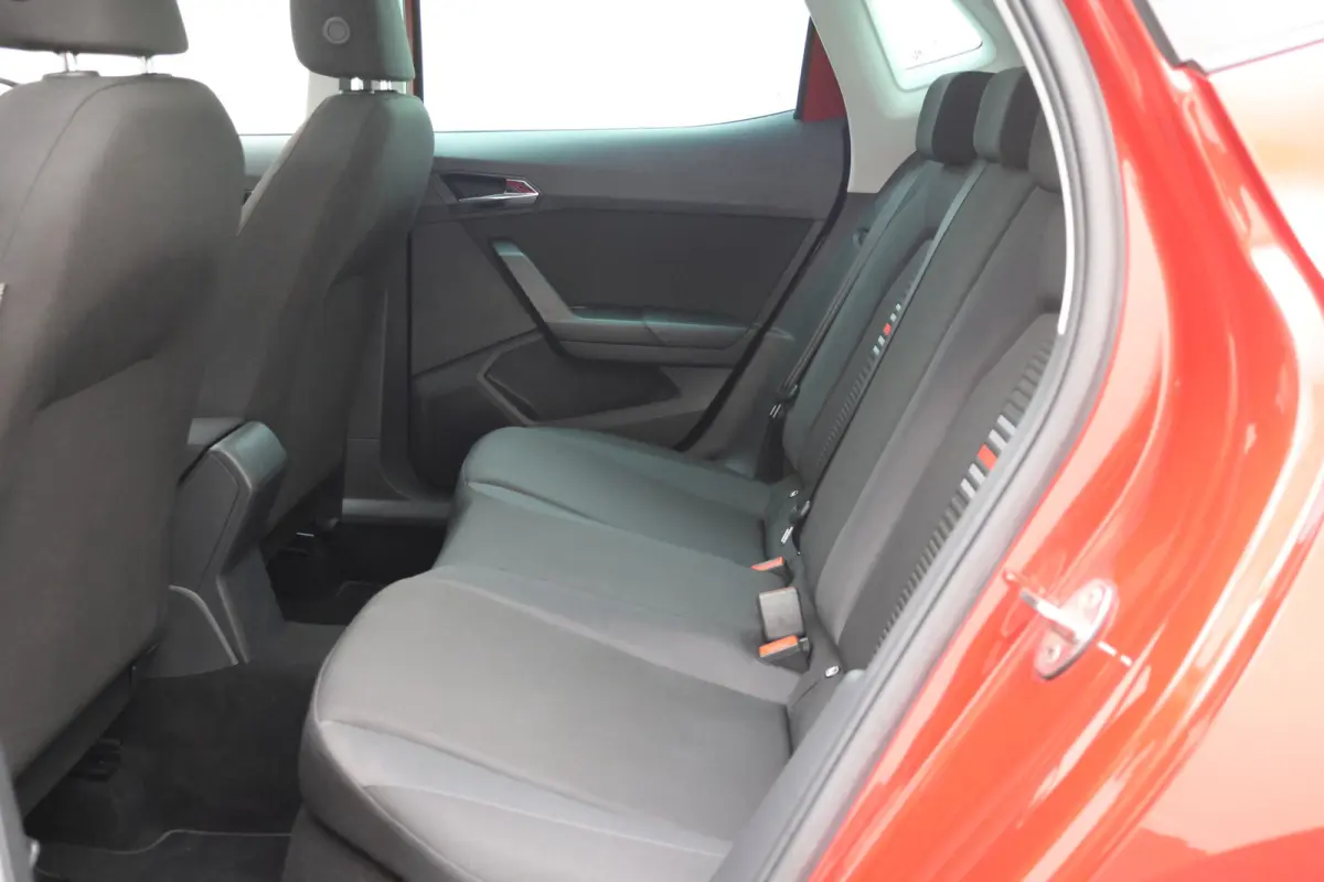 1.0 TSI FR Business Intense Panoramadak, Camera, ACC, Beats Audio, Apple CarPlay, 18"