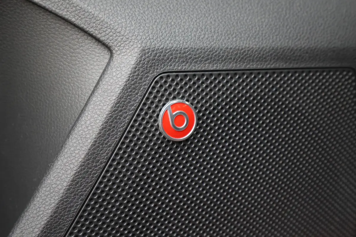 1.0 TSI FR Business Intense Panoramadak, Camera, ACC, Beats Audio, Apple CarPlay, 18"