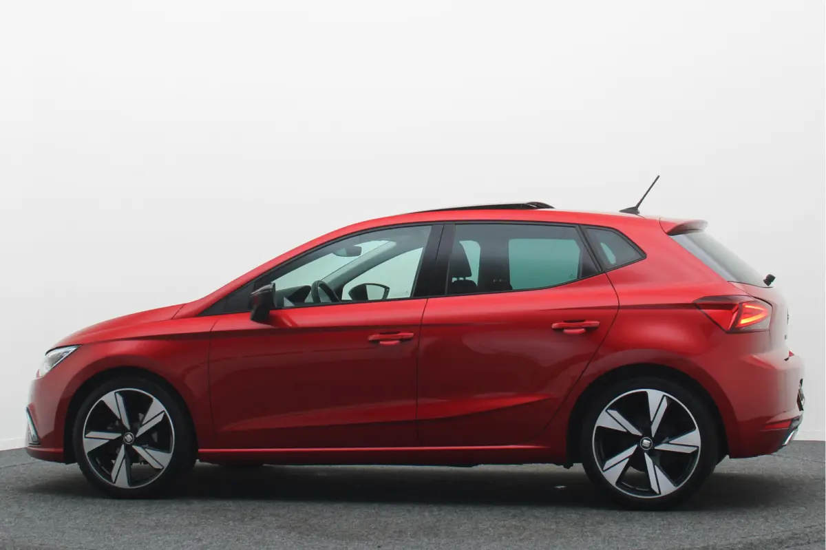 1.0 TSI FR Business Intense Panoramadak, Camera, ACC, Beats Audio, Apple CarPlay, 18"