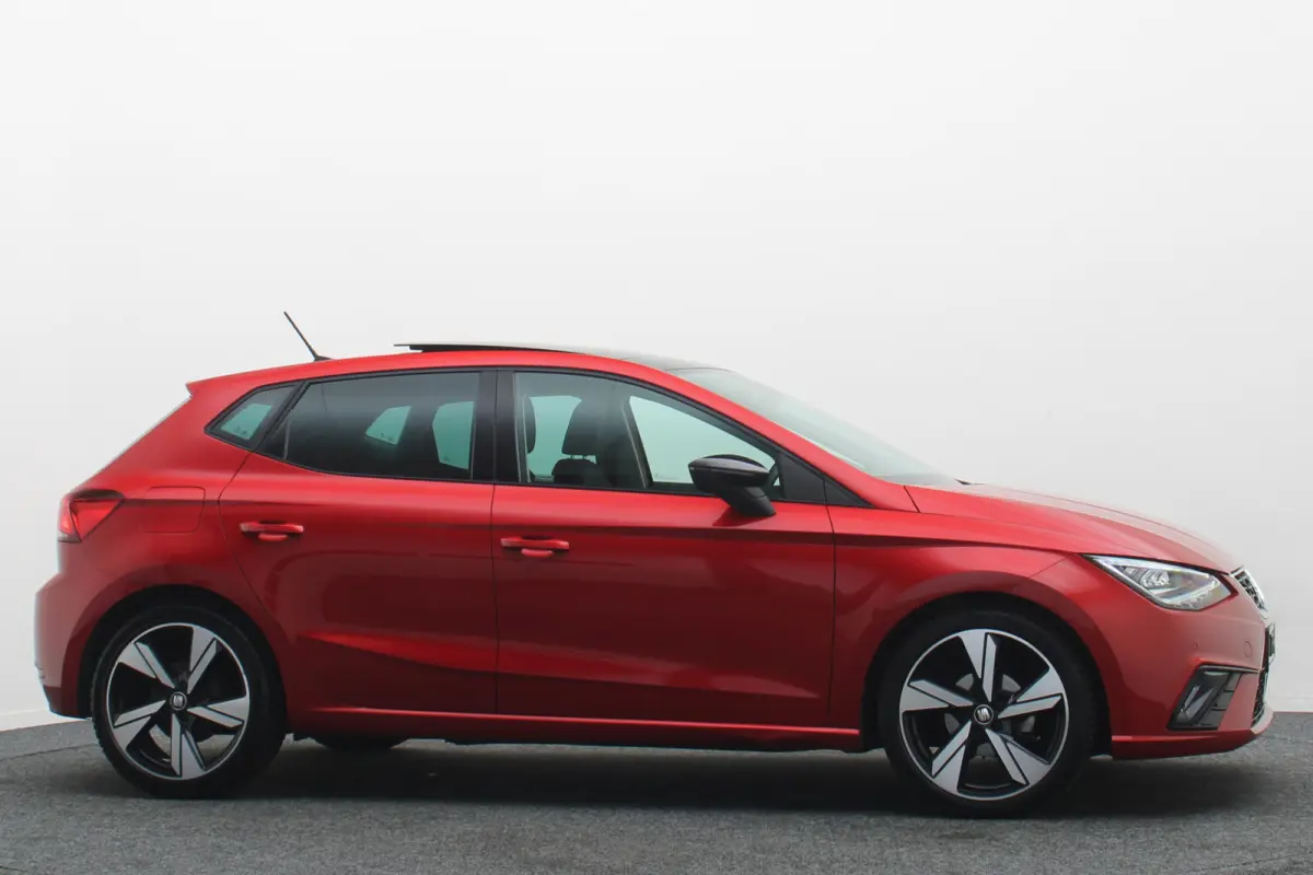 1.0 TSI FR Business Intense Panoramadak, Camera, ACC, Beats Audio, Apple CarPlay, 18"