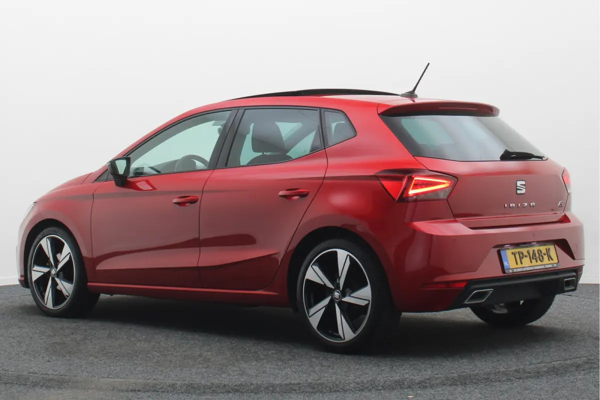1.0 TSI FR Business Intense Panoramadak, Camera, ACC, Beats Audio, Apple CarPlay, 18"