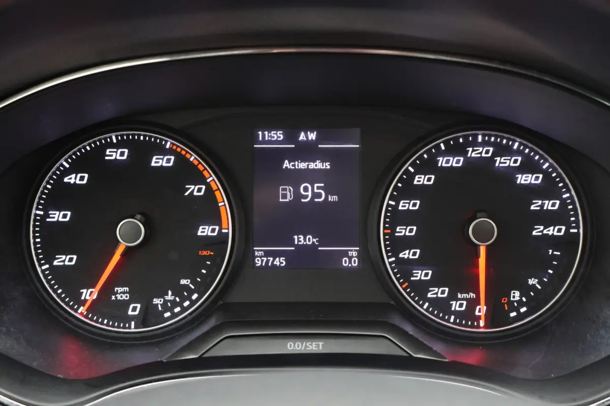 1.0 TSI FR Business Intense Panoramadak, Camera, ACC, Beats Audio, Apple CarPlay, 18"