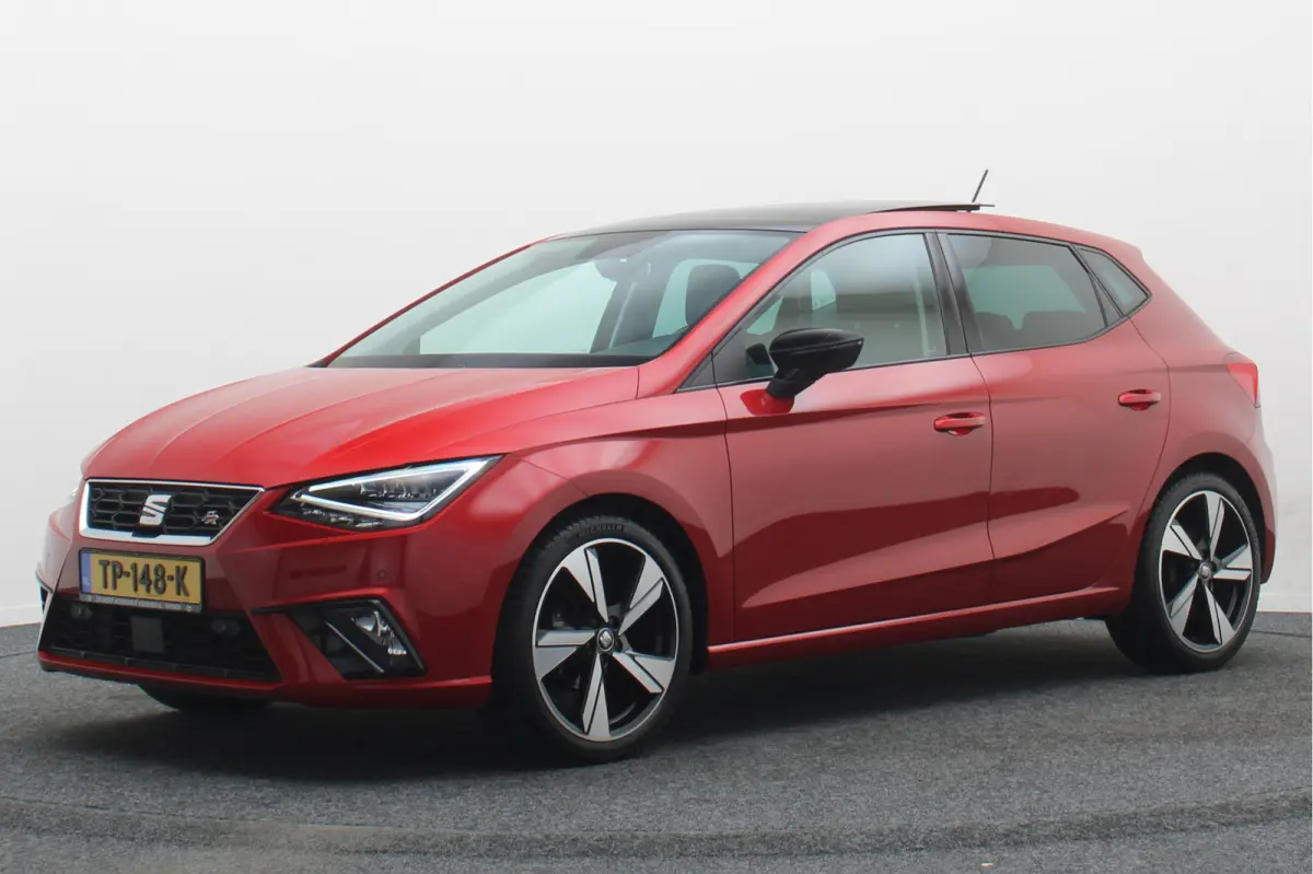 1.0 TSI FR Business Intense Panoramadak, Camera, ACC, Beats Audio, Apple CarPlay, 18"