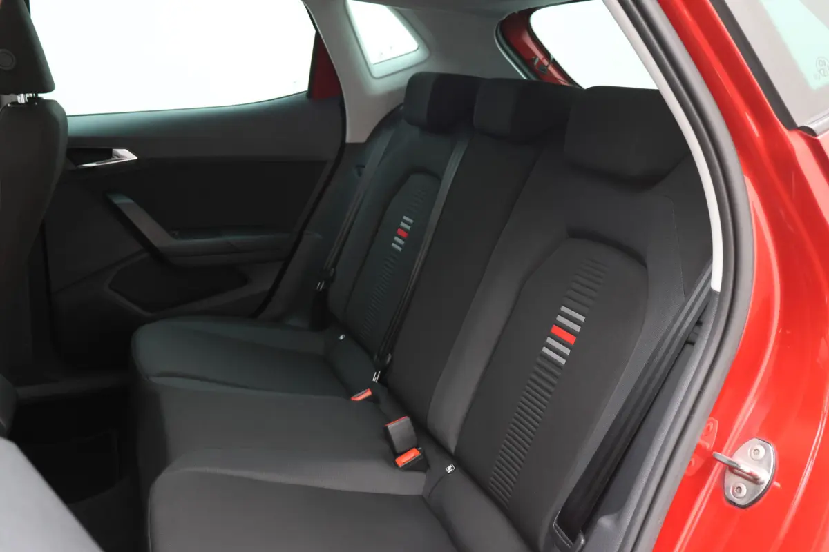 1.0 TSI FR Business Intense Panoramadak, Camera, ACC, Beats Audio, Apple CarPlay, 18"