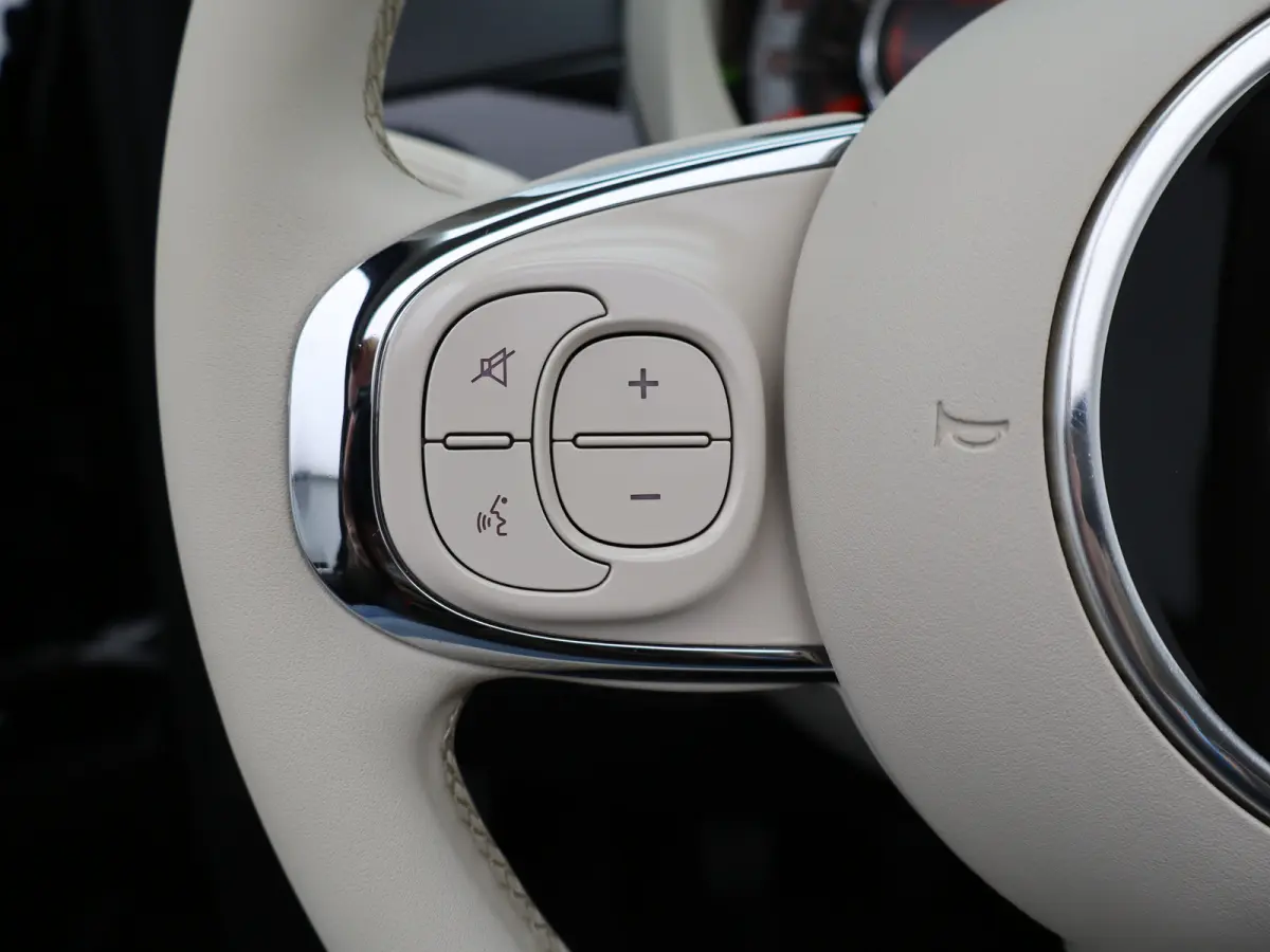 1.0 Hybrid Dolcevita Lage KM! | Cabrio | Carplay | Climate Control | Cruise Control | PDC | 16" Lichtmetalen Velgen | Origineel NL!