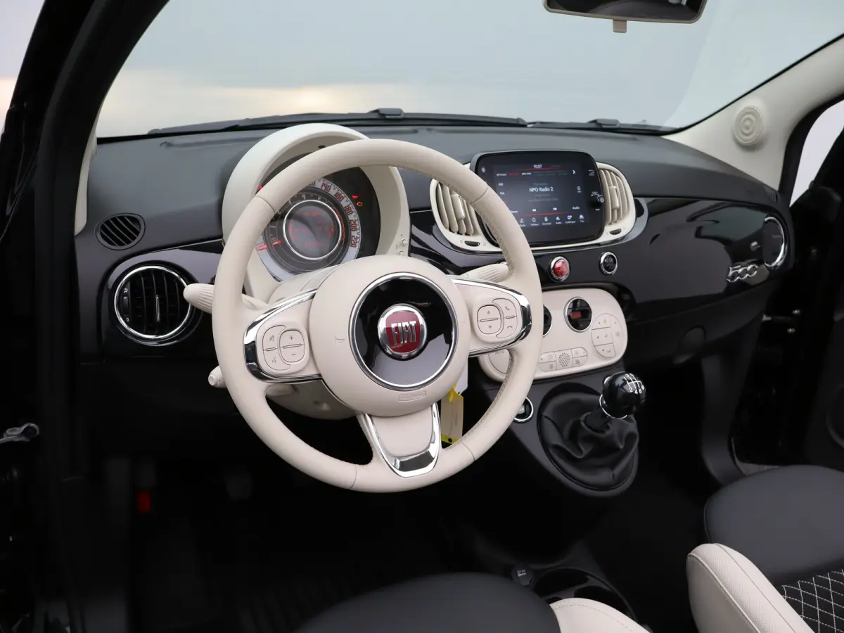 1.0 Hybrid Dolcevita Lage KM! | Cabrio | Carplay | Climate Control | Cruise Control | PDC | 16" Lichtmetalen Velgen | Origineel NL!