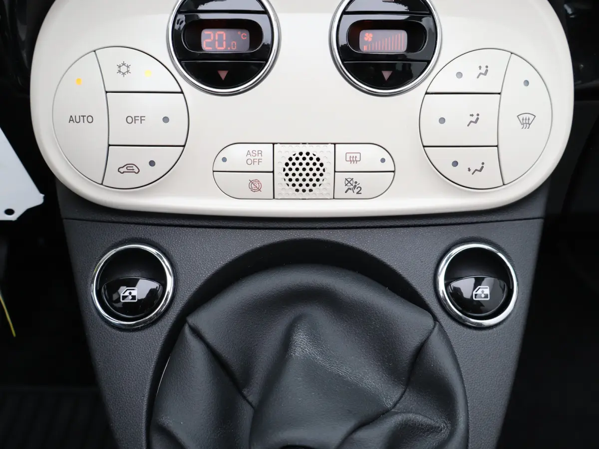 1.0 Hybrid Dolcevita Lage KM! | Cabrio | Carplay | Climate Control | Cruise Control | PDC | 16" Lichtmetalen Velgen | Origineel NL!