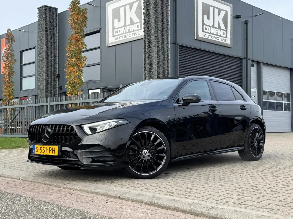250 e AMG|Ambient Lights|Widescreen|CarPlay|Etc