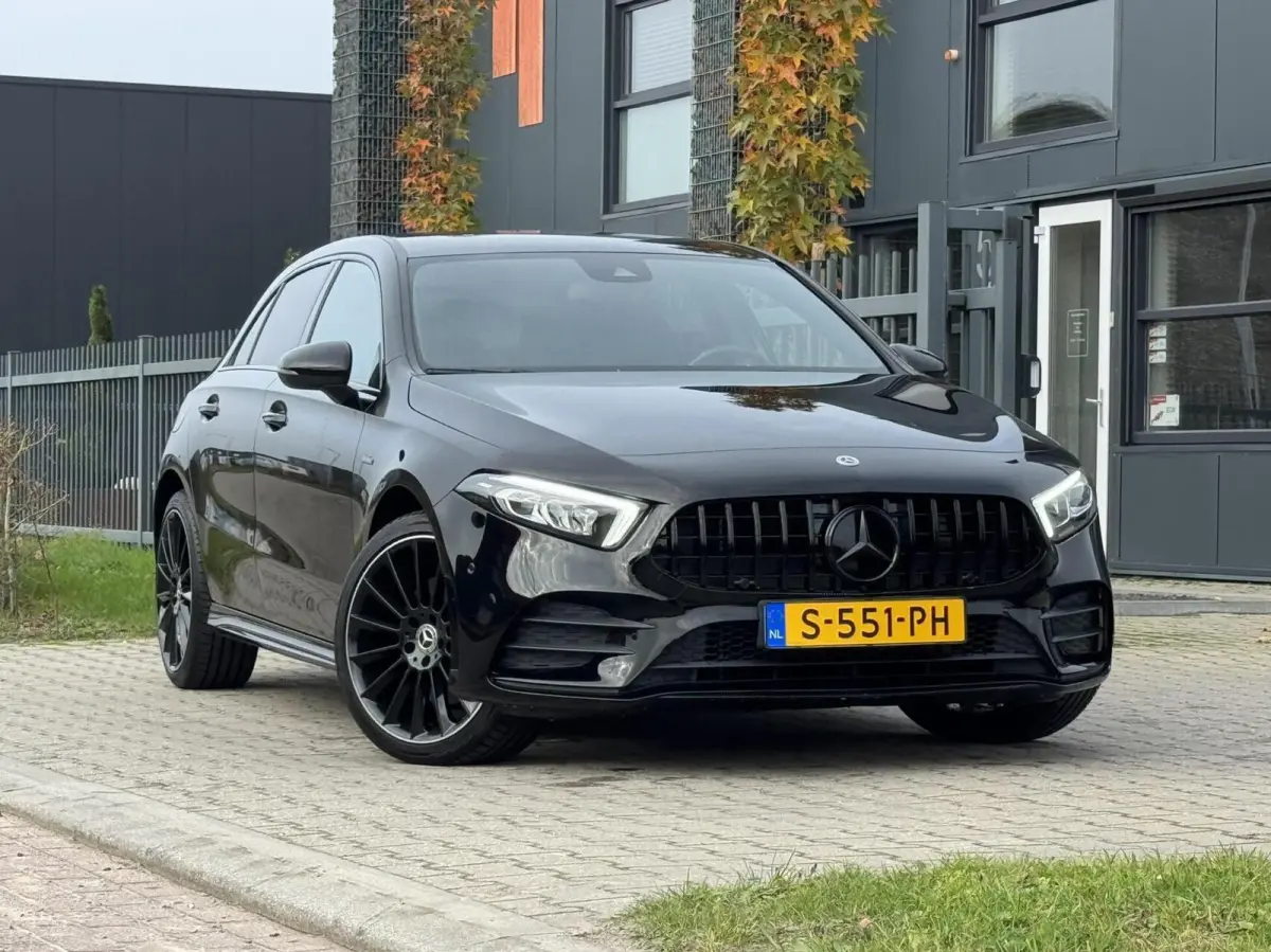 250 e AMG|Ambient Lights|Widescreen|CarPlay|Etc