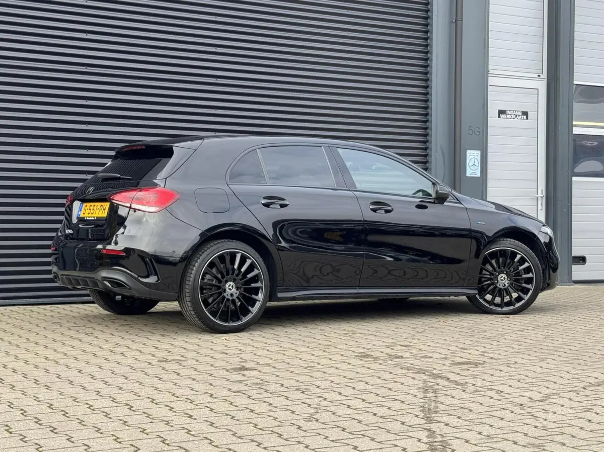 250 e AMG|Ambient Lights|Widescreen|CarPlay|Etc