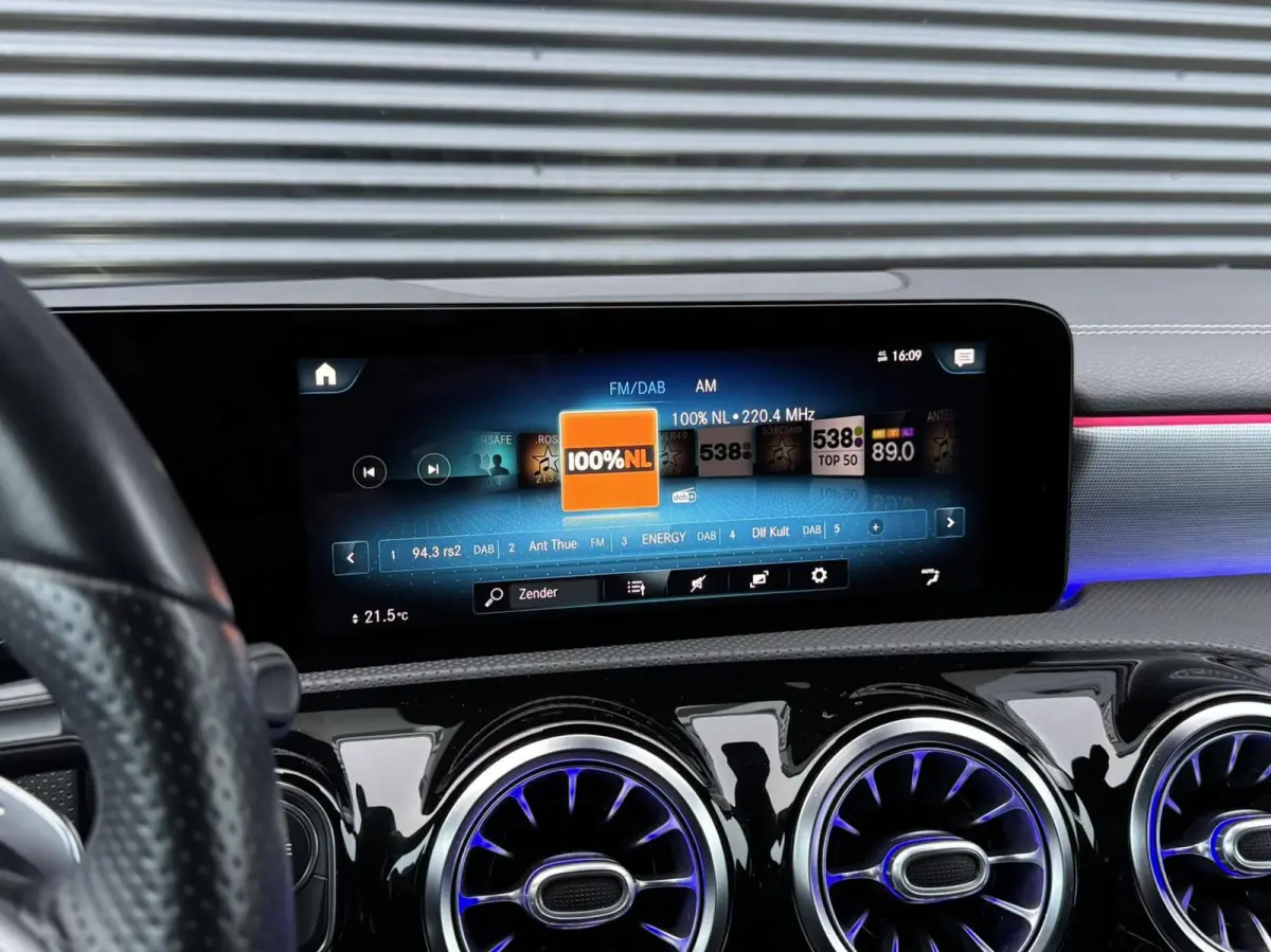 250 e AMG|Ambient Lights|Widescreen|CarPlay|Etc