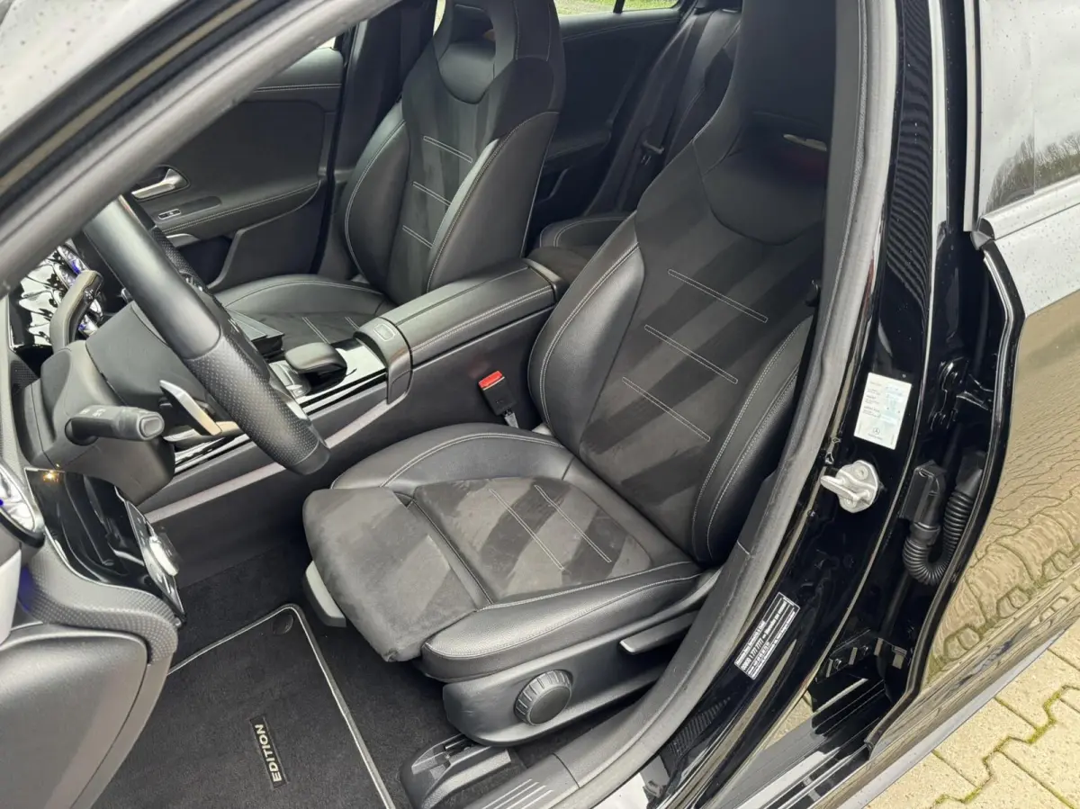 250 e AMG|Ambient Lights|Widescreen|CarPlay|Etc