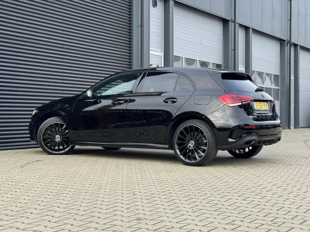 250 e AMG|Ambient Lights|Widescreen|CarPlay|Etc