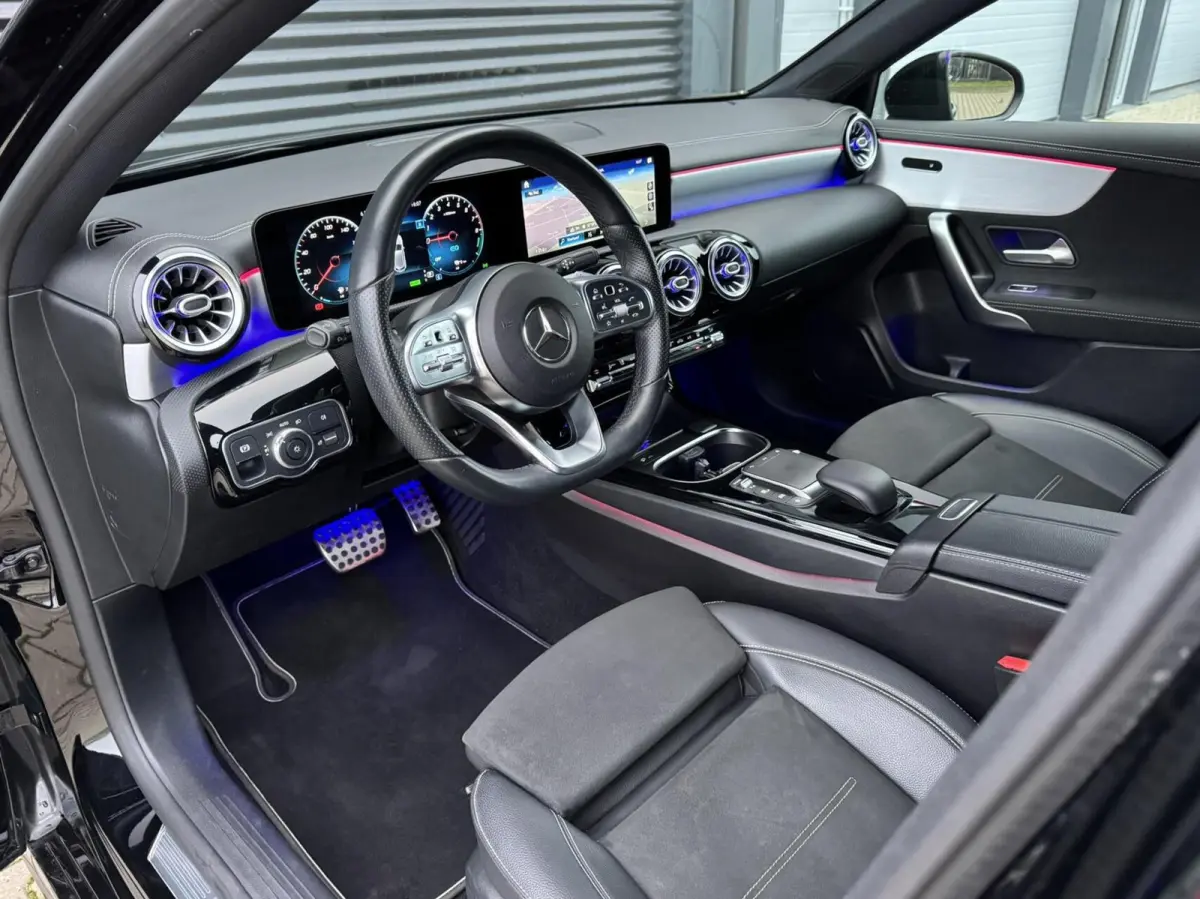 250 e AMG|Ambient Lights|Widescreen|CarPlay|Etc