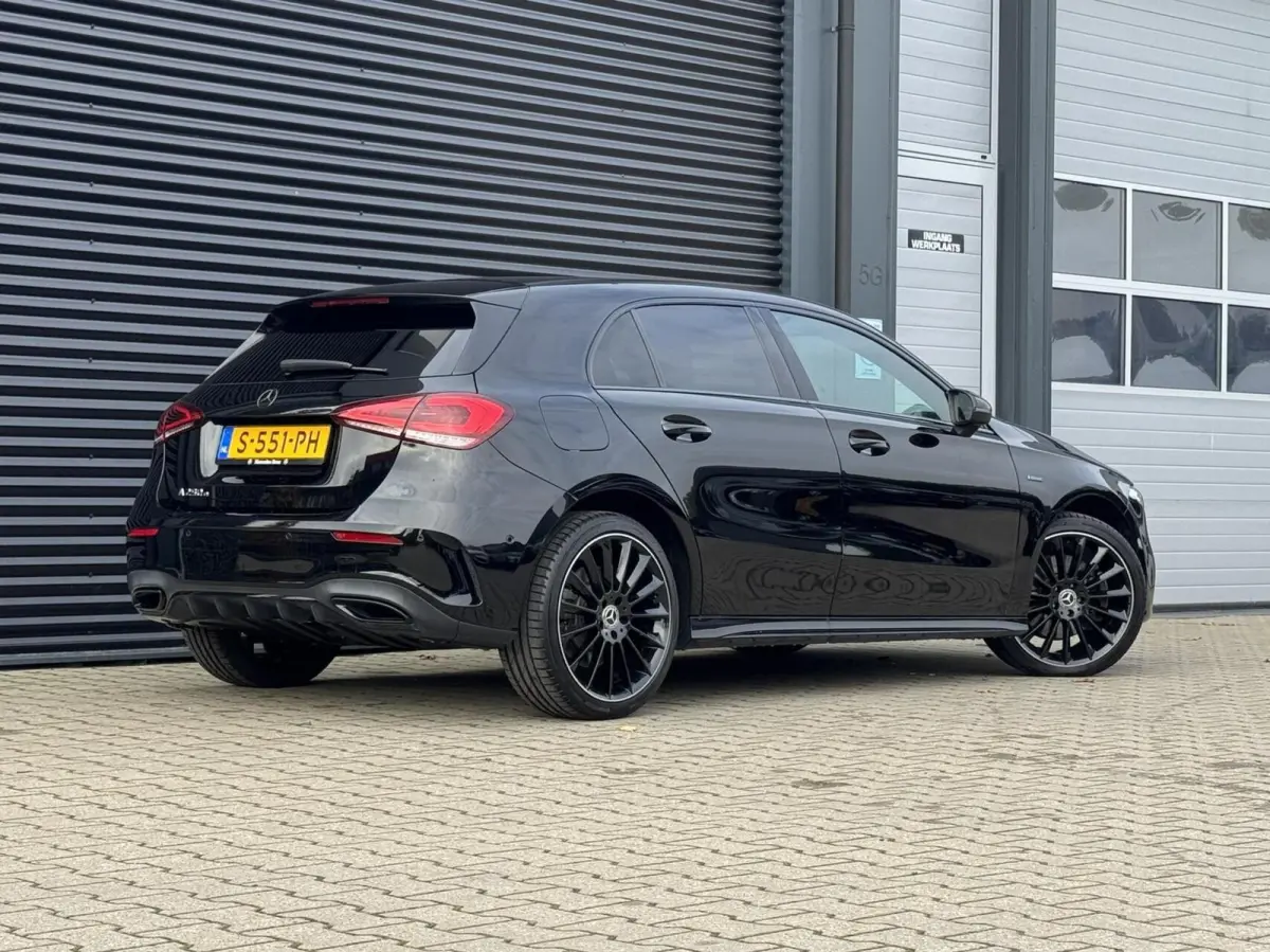 250 e AMG|Ambient Lights|Widescreen|CarPlay|Etc