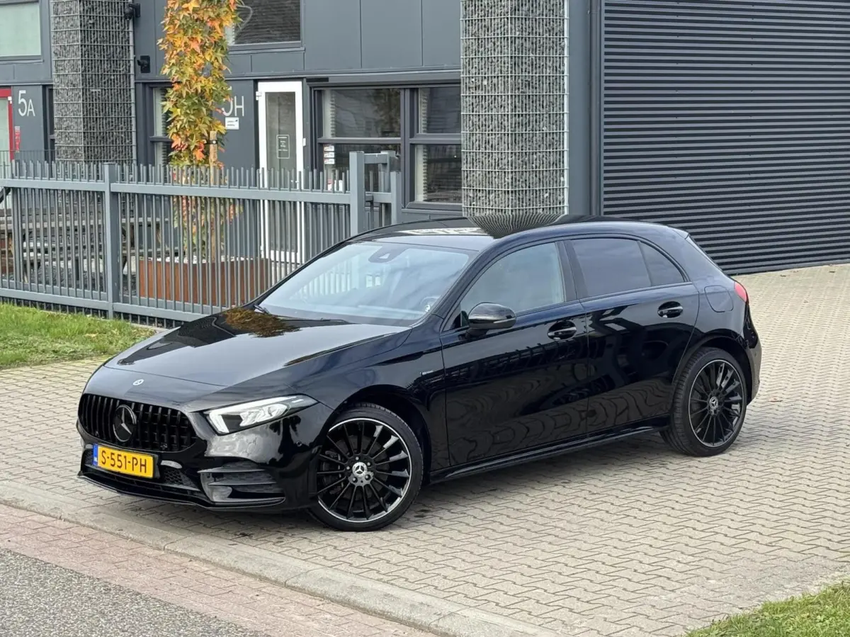 250 e AMG|Ambient Lights|Widescreen|CarPlay|Etc