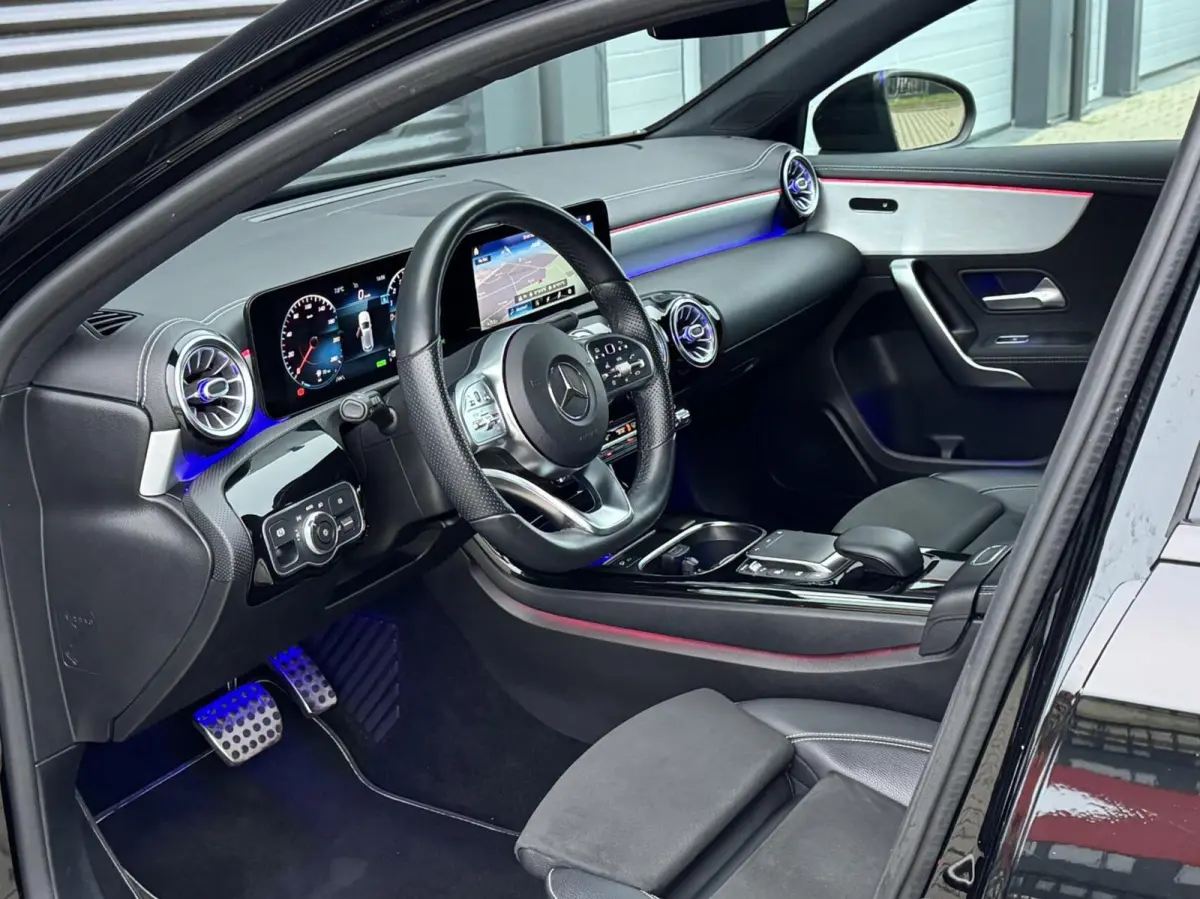 250 e AMG|Ambient Lights|Widescreen|CarPlay|Etc