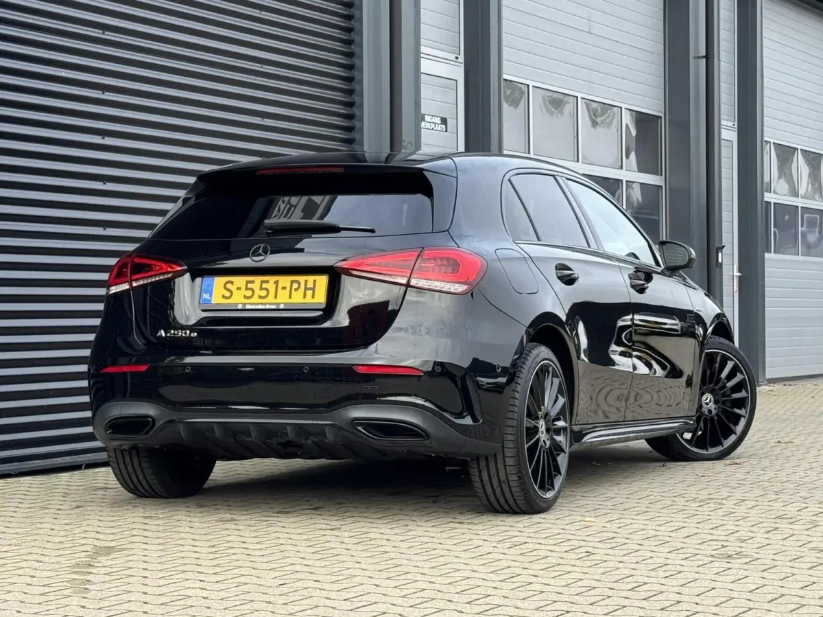 250 e AMG|Ambient Lights|Widescreen|CarPlay|Etc