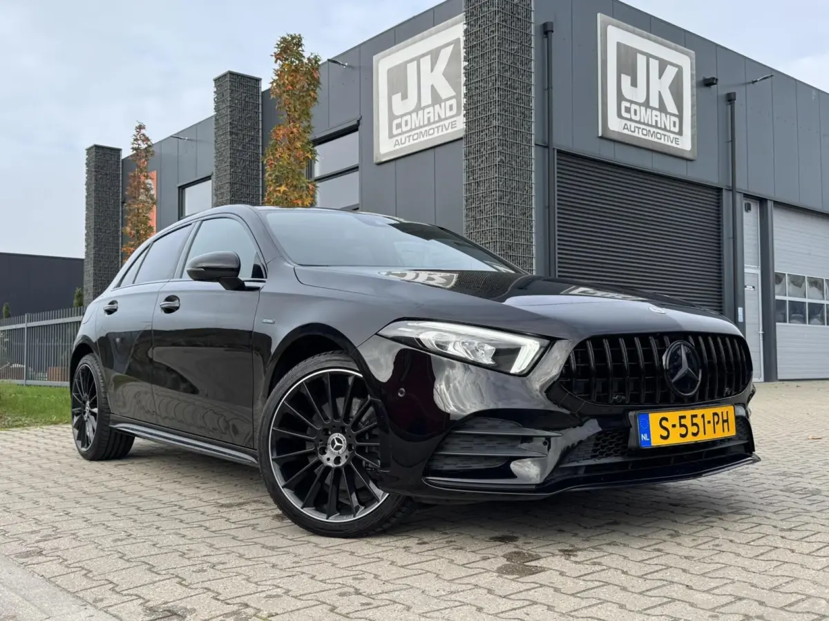 250 e AMG|Ambient Lights|Widescreen|CarPlay|Etc