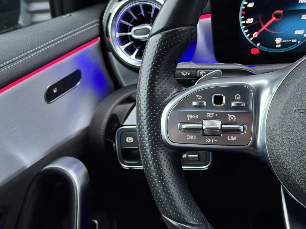 250 e AMG|Ambient Lights|Widescreen|CarPlay|Etc