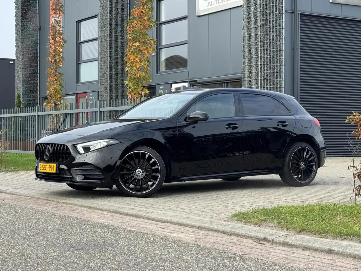 250 e AMG|Ambient Lights|Widescreen|CarPlay|Etc