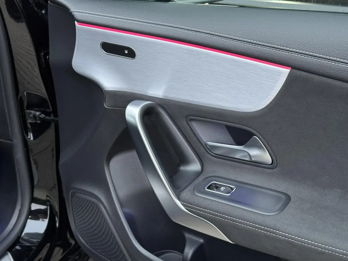 250 e AMG|Ambient Lights|Widescreen|CarPlay|Etc