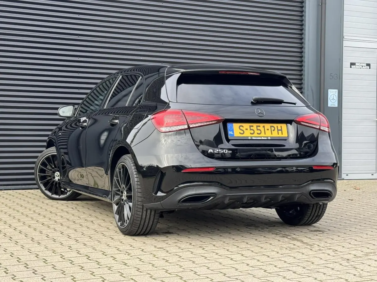 250 e AMG|Ambient Lights|Widescreen|CarPlay|Etc