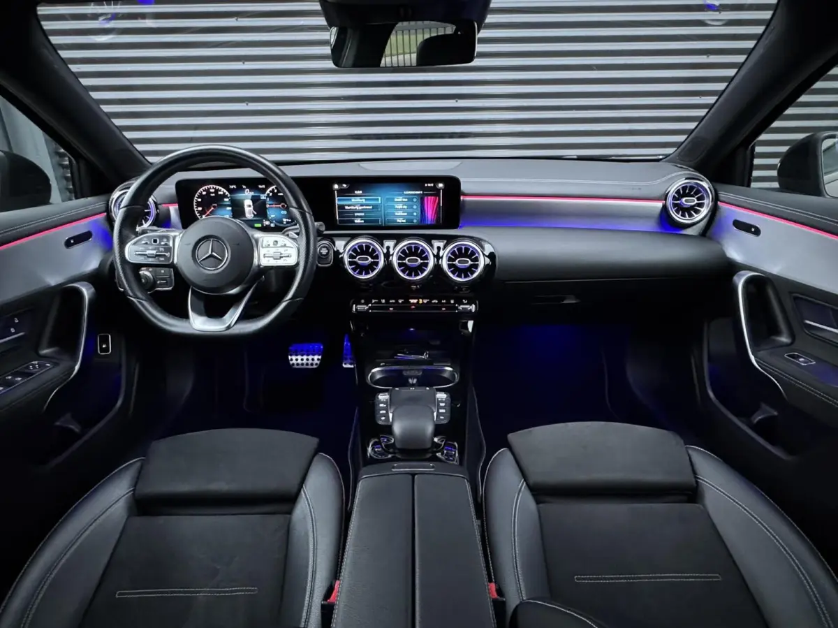 250 e AMG|Ambient Lights|Widescreen|CarPlay|Etc