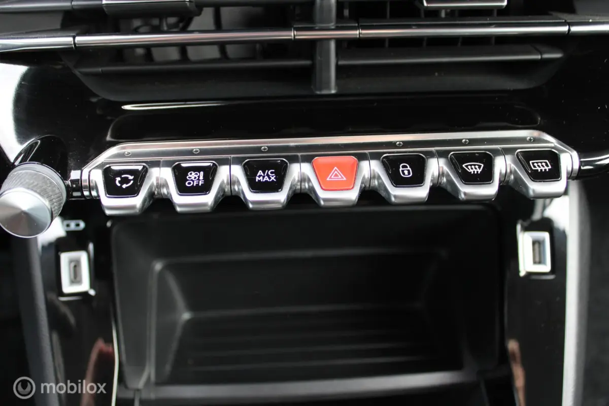 EV Active 50 kWh, 3- fasen, Navigatie, App connect, Cruise, Clima, 4 bijna nieuwe All season banden