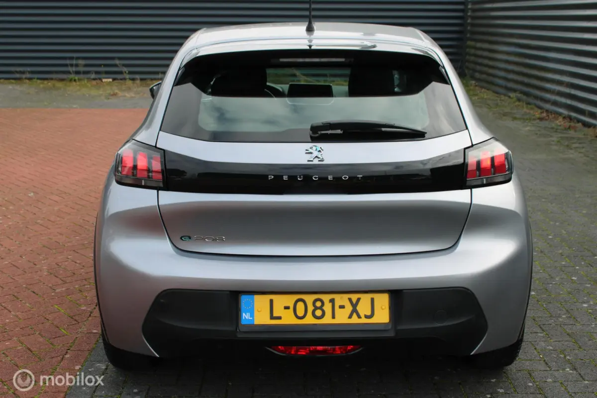 EV Active 50 kWh, 3- fasen, Navigatie, App connect, Cruise, Clima, 4 bijna nieuwe All season banden