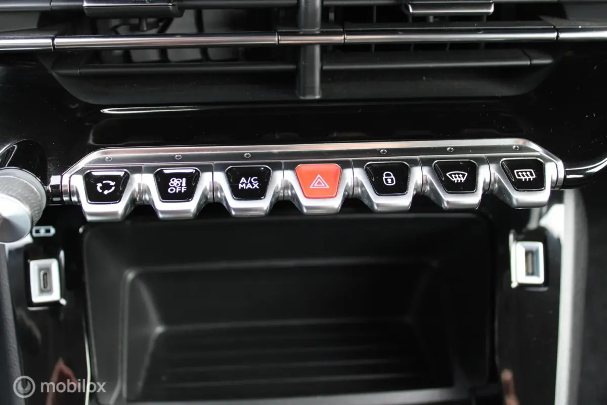 EV Active 50 kWh, 3- fasen, Navigatie, App connect, Cruise, Clima, 4 bijna nieuwe All season banden