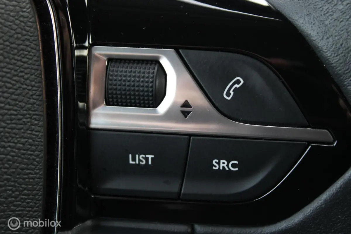 EV Active 50 kWh, 3- fasen, Navigatie, App connect, Cruise, Clima, 4 bijna nieuwe All season banden