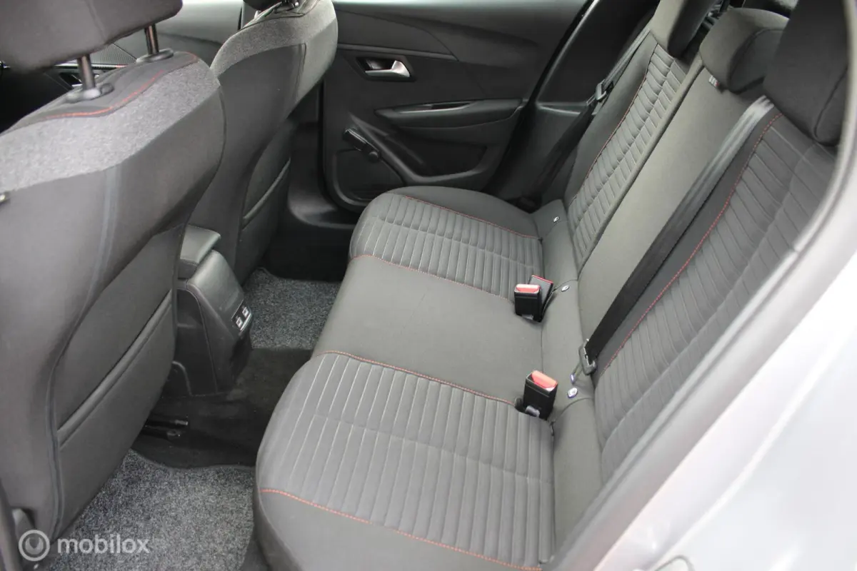 EV Active 50 kWh, 3- fasen, Navigatie, App connect, Cruise, Clima, 4 bijna nieuwe All season banden