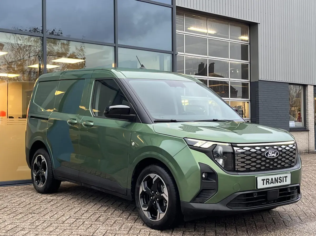 Cour. Limited 44 kWh 136PK Winterpack Cruise Camera Carplay-Navi Parkeersensoren Climate Draadloos Telefoonlader *Emissiezonevriendelijk*