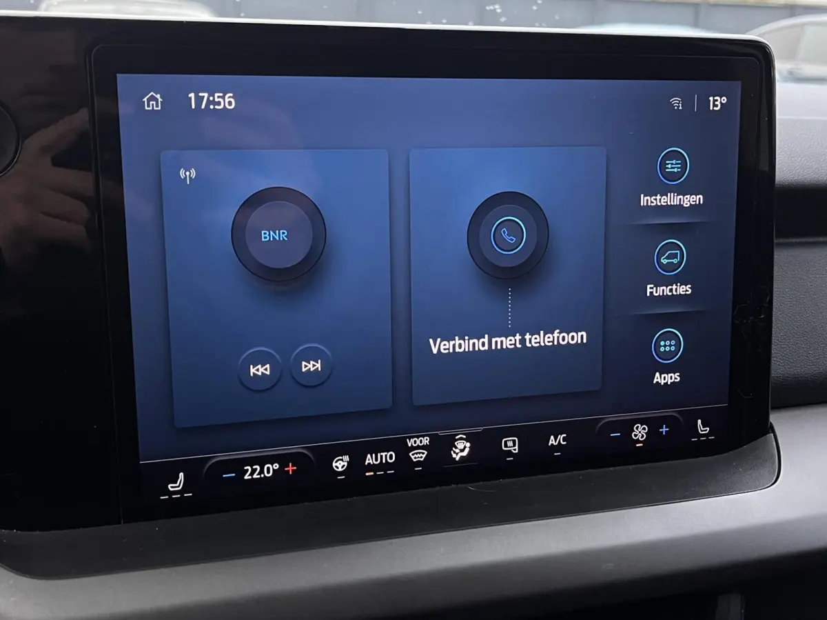 Cour. Limited 44 kWh 136PK Winterpack Cruise Camera Carplay-Navi Parkeersensoren Climate Draadloos Telefoonlader *Emissiezonevriendelijk*