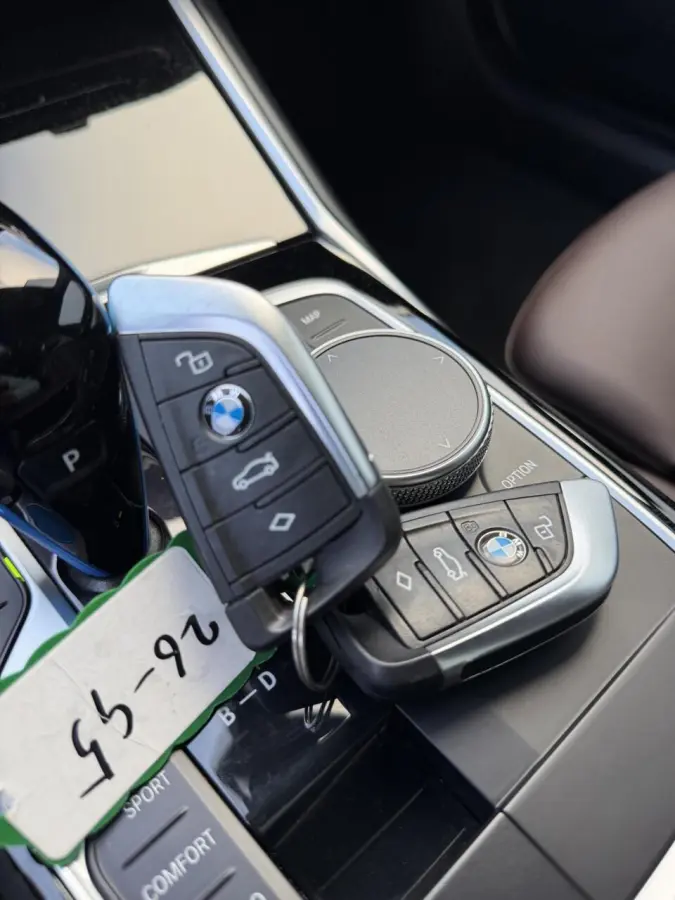 eDrive40 High Executive 84 kWh - Harman/Kardon - Leer