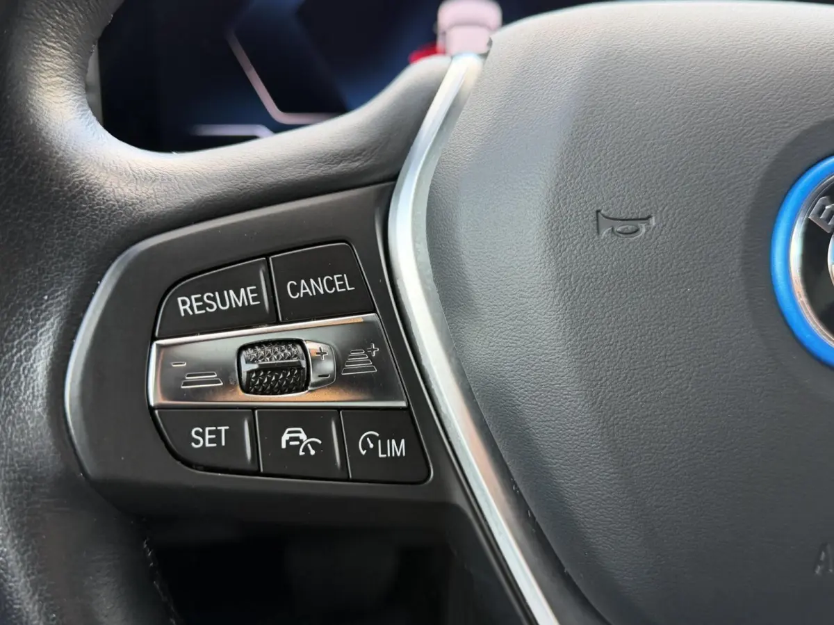 eDrive40 High Executive 84 kWh - Harman/Kardon - Leer