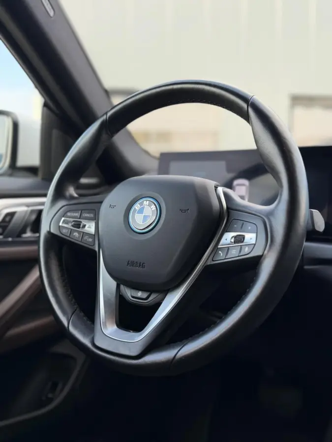 eDrive40 High Executive 84 kWh - Harman/Kardon - Leer