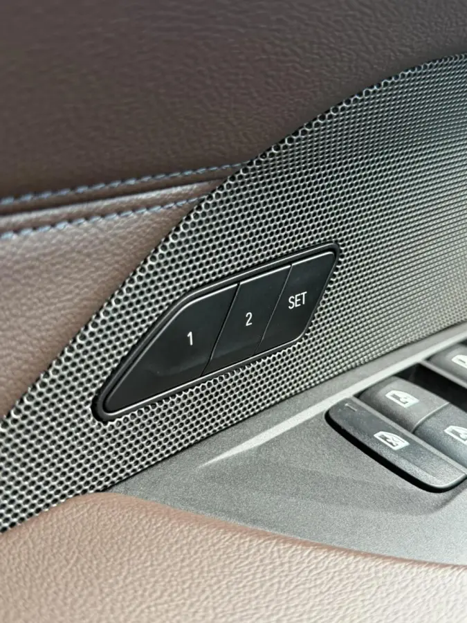 eDrive40 High Executive 84 kWh - Harman/Kardon - Leer