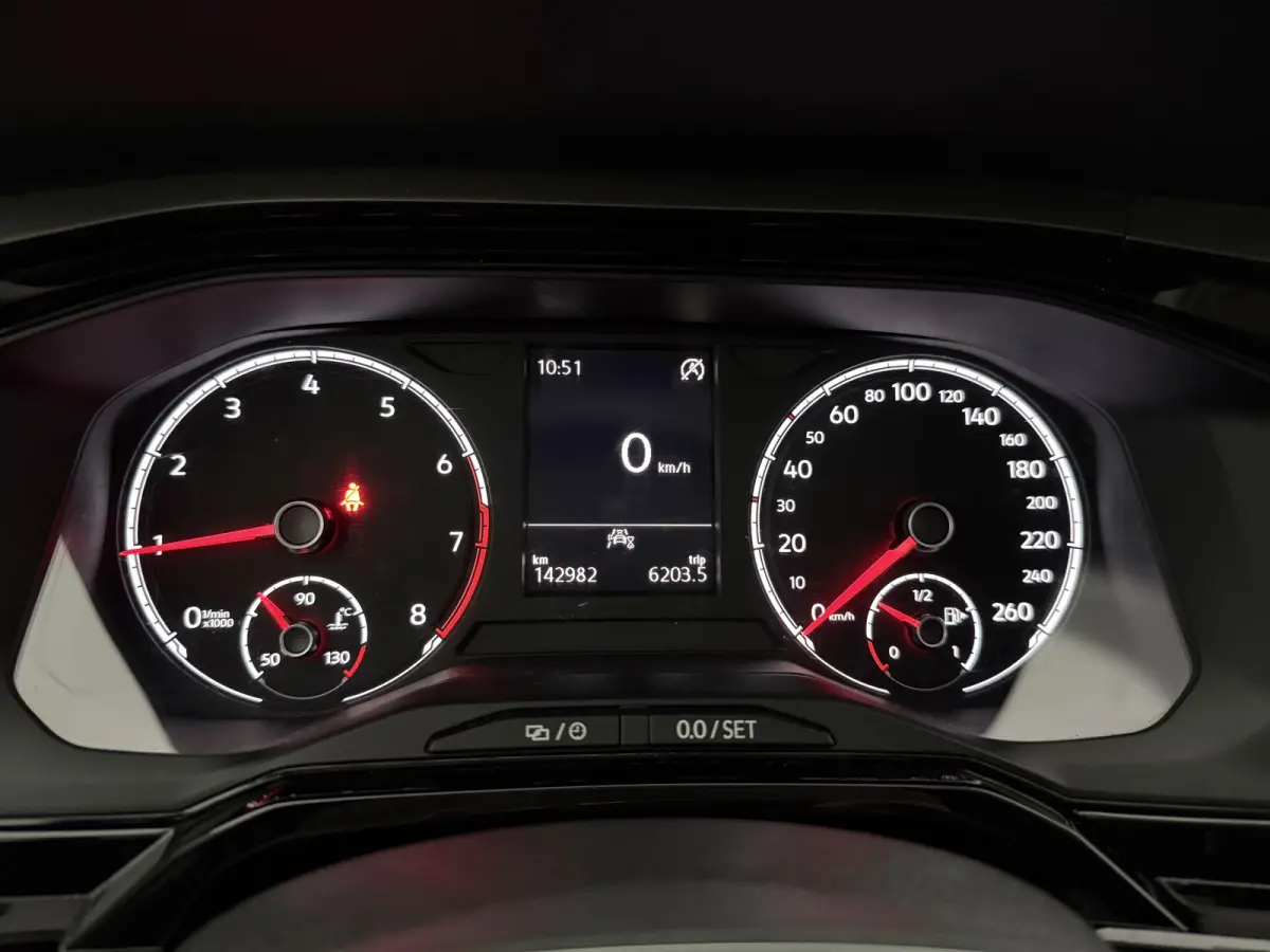 1.0 TSI R-Line | Cruise | Carplay | Airco | LED | Parkeersens. | NAP