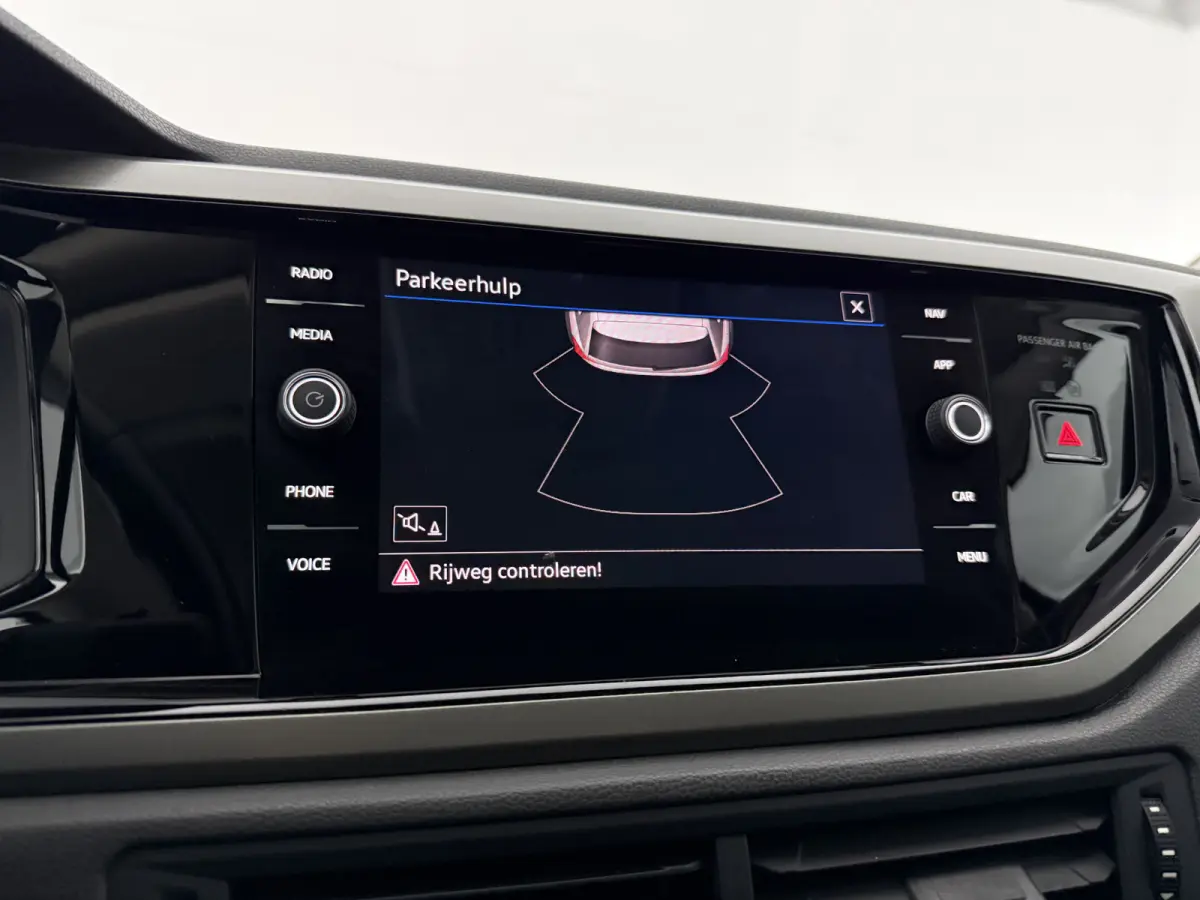 1.0 TSI R-Line | Cruise | Carplay | Airco | LED | Parkeersens. | NAP
